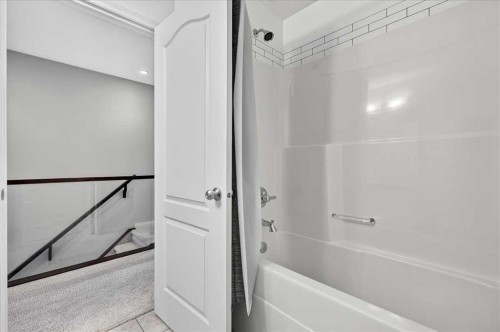 60 Mahogany Grove Se, Calgary, AB - Indoor Photo Showing Bathroom