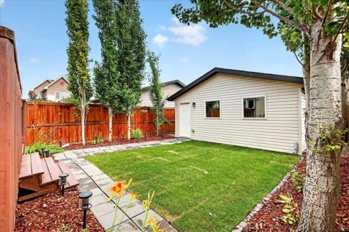 60 Mahogany Grove Se, Calgary, AB - Outdoor