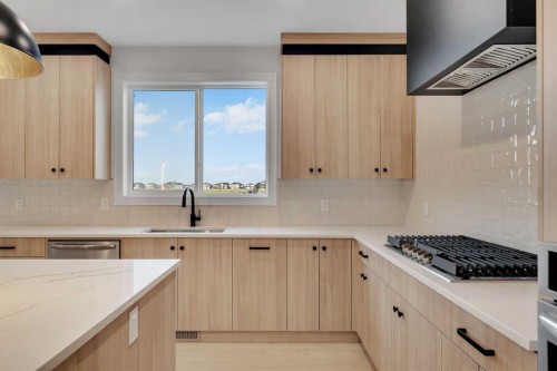 111 North Bridges Garden, Langdon, AB - Indoor Photo Showing Kitchen