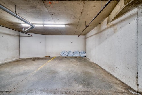 107-3101 34 Avenue Nw, Calgary, AB - Outdoor
