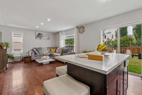 181 Tuscarora Place Nw, Calgary, AB - Indoor Photo Showing Living Room