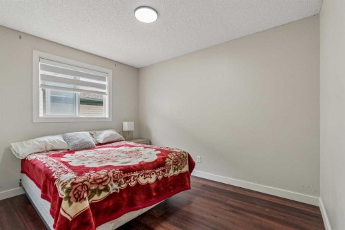 181 Tuscarora Place Nw, Calgary, AB - Indoor Photo Showing Bedroom