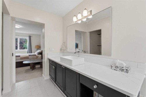 50 Somerglen Park Sw, Calgary, AB - Indoor Photo Showing Bathroom