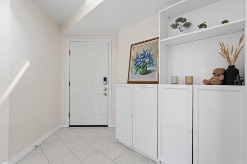 50 Somerglen Park Sw, Calgary, AB - Indoor Photo Showing Other Room