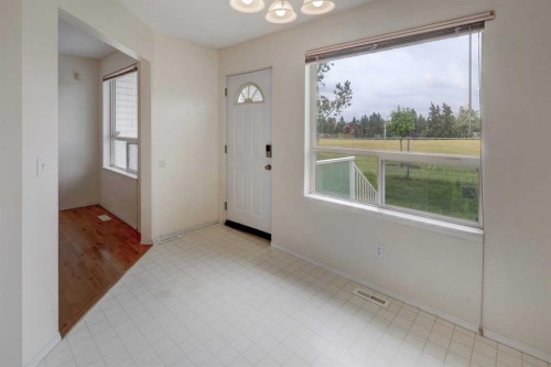 57 Sandpiper Lane Nw, Calgary, AB - Indoor Photo Showing Other Room