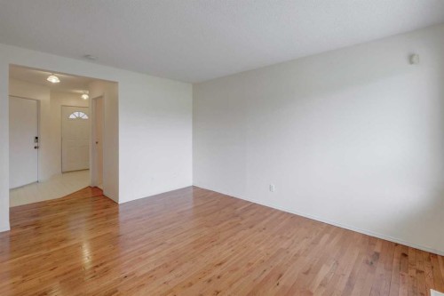 57 Sandpiper Lane Nw, Calgary, AB - Indoor Photo Showing Other Room