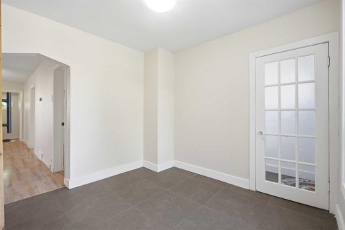 224 30 Avenue Ne, Calgary, AB - Indoor Photo Showing Other Room