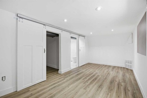 224 30 Avenue Ne, Calgary, AB - Indoor Photo Showing Other Room