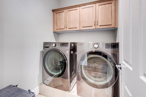115 15 Street Nw, Calgary, AB - Indoor Photo Showing Laundry Room