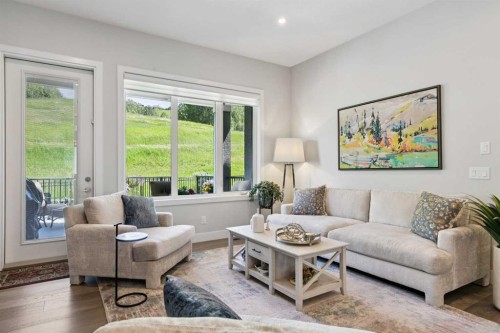 176 Cranbrook Drive Se, Calgary, AB - Indoor Photo Showing Living Room