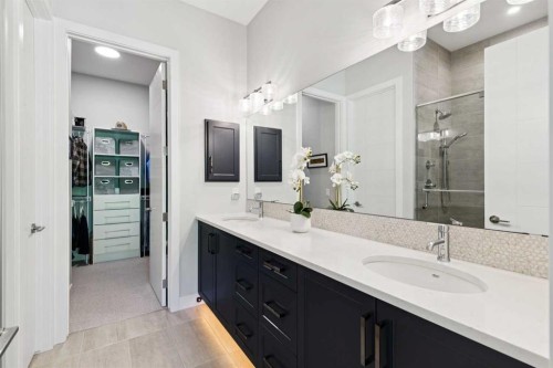 176 Cranbrook Drive Se, Calgary, AB - Indoor Photo Showing Bathroom