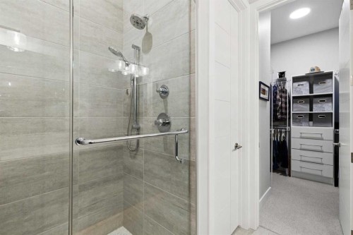 176 Cranbrook Drive Se, Calgary, AB - Indoor Photo Showing Bathroom