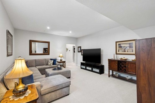 176 Cranbrook Drive Se, Calgary, AB - Indoor Photo Showing Other Room