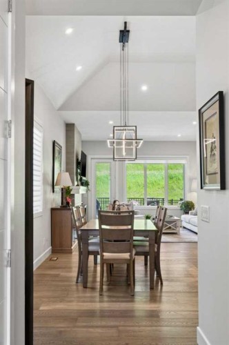 176 Cranbrook Drive Se, Calgary, AB - Indoor Photo Showing Dining Room