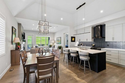 176 Cranbrook Drive Se, Calgary, AB - Indoor Photo Showing Dining Room