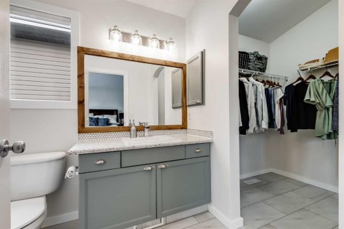 322 Tuscany Drive Nw, Calgary, AB - Indoor Photo Showing Bathroom