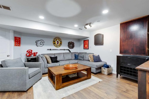 322 Tuscany Drive Nw, Calgary, AB - Indoor Photo Showing Living Room