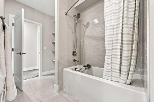 41 Whispering Springs Way, Heritage Pointe, AB - Indoor Photo Showing Bathroom