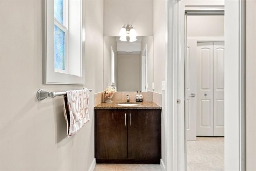 58 Everwoods Park Sw, Calgary, AB - Indoor Photo Showing Bathroom