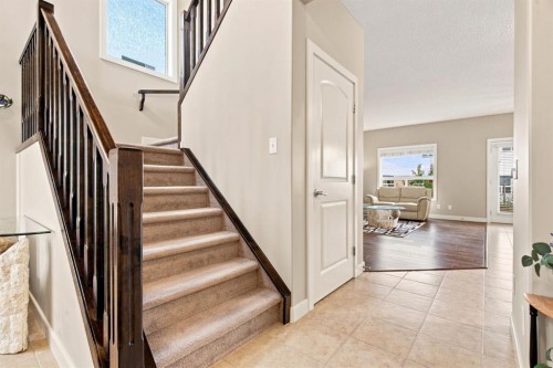 58 Everwoods Park Sw, Calgary, AB - Indoor Photo Showing Other Room