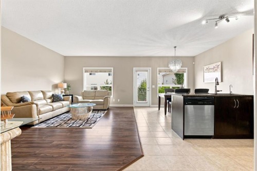58 Everwoods Park Sw, Calgary, AB - Indoor Photo Showing Living Room