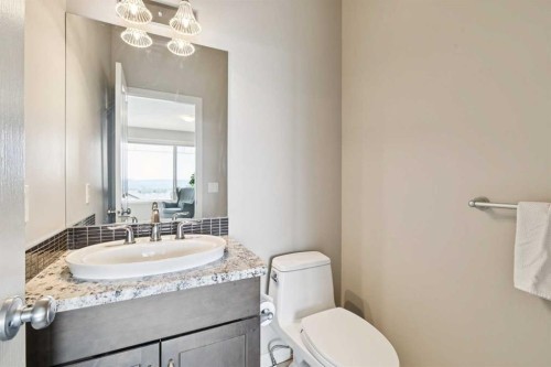 7520 Springbank Way Sw, Calgary, AB - Indoor Photo Showing Bathroom