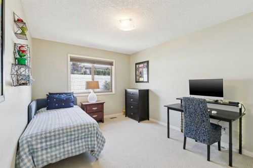 7520 Springbank Way Sw, Calgary, AB - Indoor Photo Showing Office