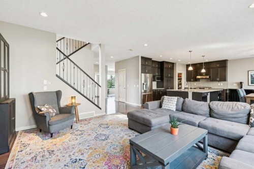 7520 Springbank Way Sw, Calgary, AB - Indoor Photo Showing Living Room
