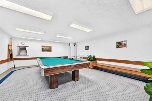 101-300 Meredith Road Ne, Calgary, AB - Indoor Photo Showing Other Room