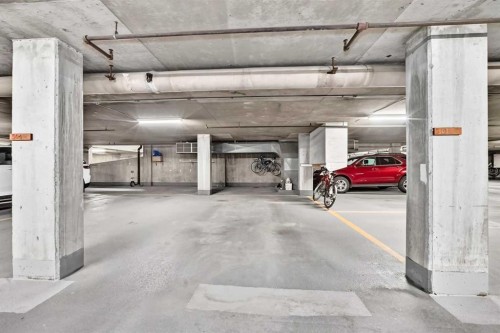 101-300 Meredith Road Ne, Calgary, AB - Indoor Photo Showing Garage