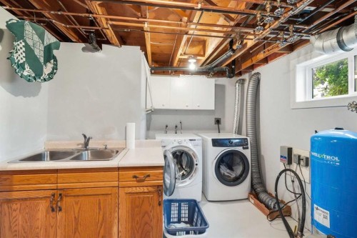 282184 Range Road 31, Rural Rocky View County, AB - Indoor Photo Showing Laundry Room