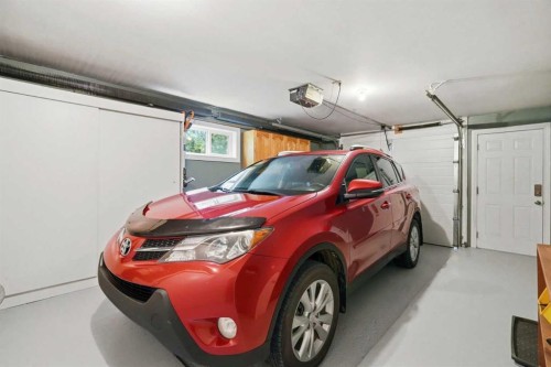 282184 Range Road 31, Rural Rocky View County, AB - Indoor Photo Showing Garage