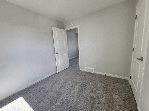 364 Herron Landing Ne, Calgary, AB - Indoor Photo Showing Other Room