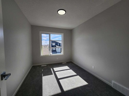364 Herron Landing Ne, Calgary, AB - Indoor Photo Showing Other Room