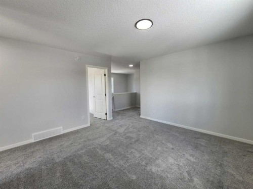 364 Herron Landing Ne, Calgary, AB - Indoor Photo Showing Other Room