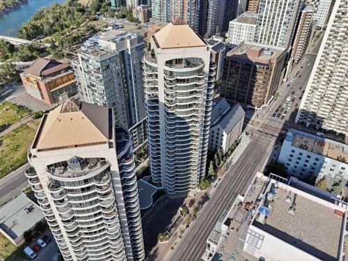 305-1078 6 Avenue Sw, Calgary, AB - Outdoor