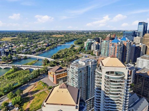 305-1078 6 Avenue Sw, Calgary, AB - Outdoor With View