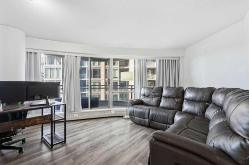 305-1078 6 Avenue Sw, Calgary, AB - Indoor Photo Showing Living Room
