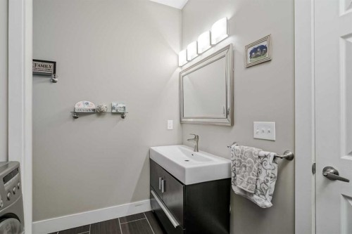 260 Chaparral Ridge Circle Se, Calgary, AB - Indoor Photo Showing Bathroom