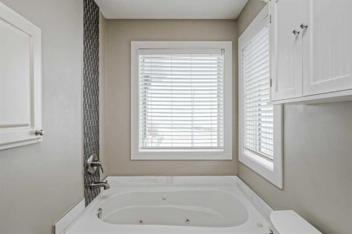 260 Chaparral Ridge Circle Se, Calgary, AB - Indoor Photo Showing Bathroom