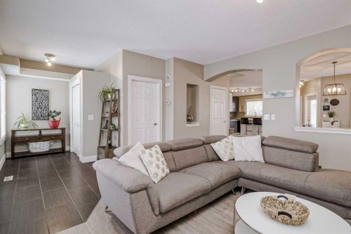 260 Chaparral Ridge Circle Se, Calgary, AB - Indoor Photo Showing Living Room
