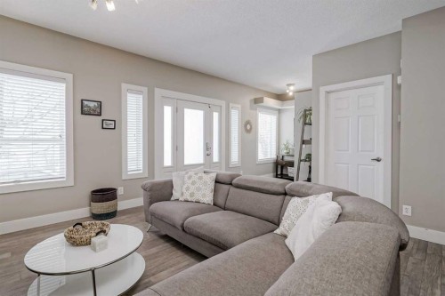 260 Chaparral Ridge Circle Se, Calgary, AB - Indoor Photo Showing Living Room
