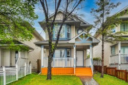 112 Martinglen Close WEST Calgary, AB T3J 3N1