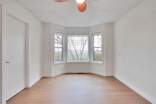 112 Martinglen Close Ne, Calgary, AB - Indoor Photo Showing Other Room
