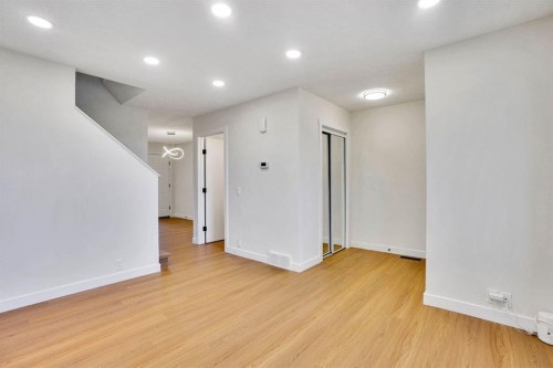 112 Martinglen Close Ne, Calgary, AB - Indoor Photo Showing Other Room