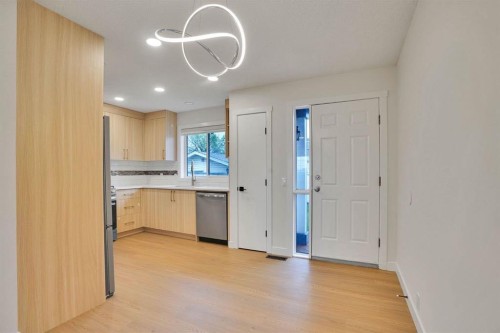112 Martinglen Close Ne, Calgary, AB - Indoor