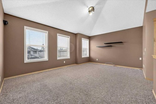 177 Royal Birch Terrace Nw, Calgary, AB - Indoor Photo Showing Other Room