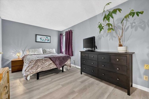 672 Whiteridge Way Ne, Calgary, AB - Indoor Photo Showing Bedroom