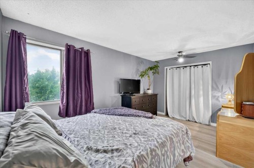 672 Whiteridge Way Ne, Calgary, AB - Indoor Photo Showing Bedroom