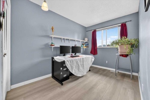 672 Whiteridge Way Ne, Calgary, AB - Indoor Photo Showing Office